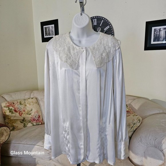 SOLD - Lady Shapely Vintage Plus White Silk Blend Blouse With Lace Collar - Picture 1 of 10